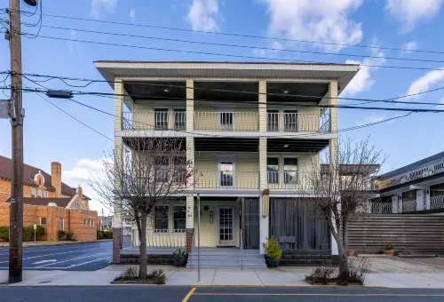 Heated Pool and Modern Decor - Charming Coastal Retreat