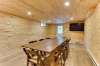 Sauna, Fire Pit Spacious and Serene Poconos Getaway - WiFi