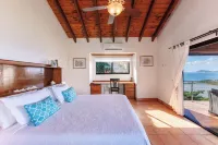 Paradiso Ocean View. A perfect getaway.10 mins drive to Smugglers Cove Beach..
