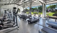 Rare Find w/ 2 AC! Newly renovated condo #128, ground flr, 3-4 min walk to beach