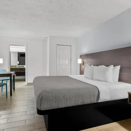 Quality Inn & Suites at Tropicana Field
