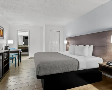 Quality Inn & Suites at Tropicana Field Hotels in Pinellas County
