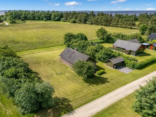 "Arlin" - 380m to the Fjord Hotels in Vemb