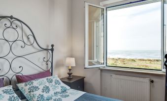 Amazing Holiday Home Near Pet Friendly Beach