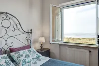 Amazing Holiday Home Near Pet Friendly Beach - balcony