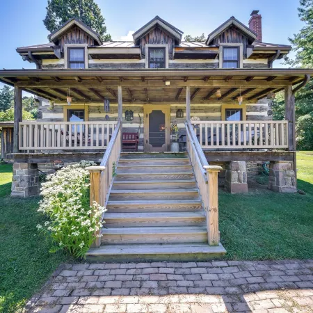 Cabin Vacation Rental ~ 8 Mi to Penn State!