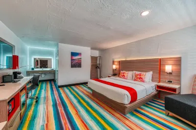 Casa Via Mar Inn, Ascend Hotel Collection Hotels near Port Hueneme Historical Society Museum