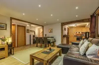 Beautiful Apartment Under Owners Chalet