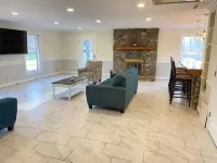 The Franklin Estate - Suite B-Private Apt-King Bed