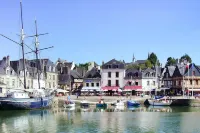 Holiday home with garden, Auray