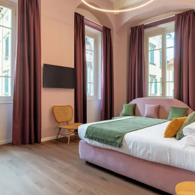 Piccolo Hotel Puccini Hotels near Guinigi Tower