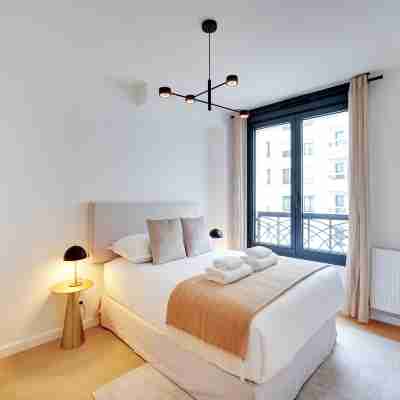 Sleek & Refined Apartment - Levallois-Perret Rooms