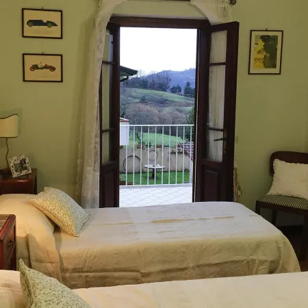 Villa in Camaiore with Panoramic Mountain Views