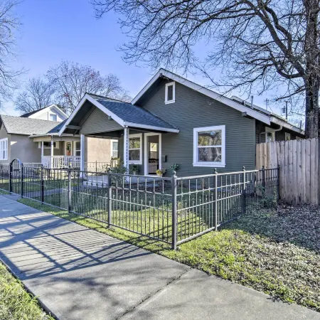 Ideally Located Chico Home - Fire Pit and Grill