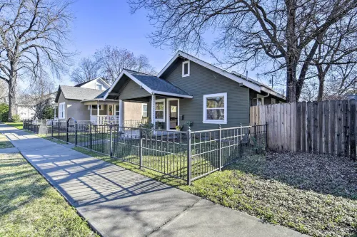 Ideally Located Chico Home - Fire Pit and Grill - Homestays