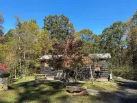 BEAUTIFUL LOG CABIN NEAR NEW RIVER HIKING STARGAZING WIFI NICE COUPLES RETREAT