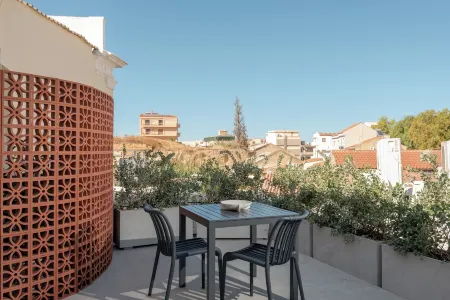 Amara Luxury Suites With Private Hot Tub