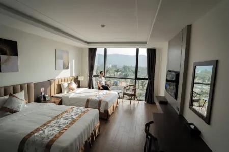 Songlam Waterfront Hotel Отели рядом с достопримечательностью «Phong Phan Pagoda»