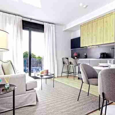 Apartment adapted for disabled with terrace and pool. Arruzafa IV Rooms
