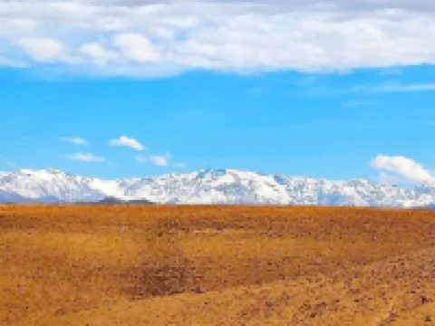 革命石崖生態度假村