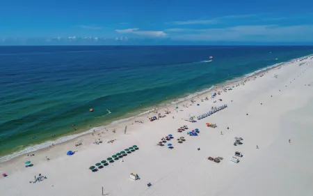 Phoenix All Suites Hotel Отели рядом с достопримечательностью «W Beach Blvd»