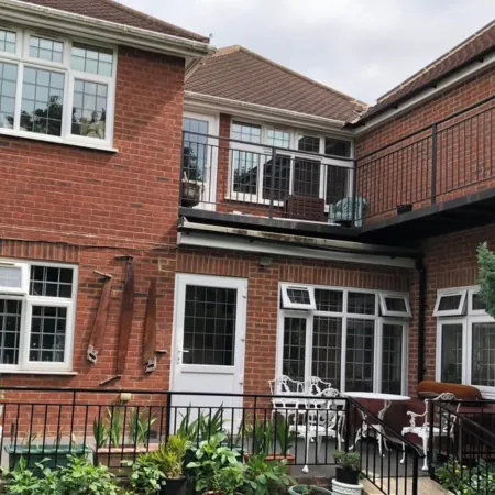 House - Sleeps 2 - Patio - Parking