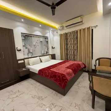 Hotel Peepal Tree - Housity