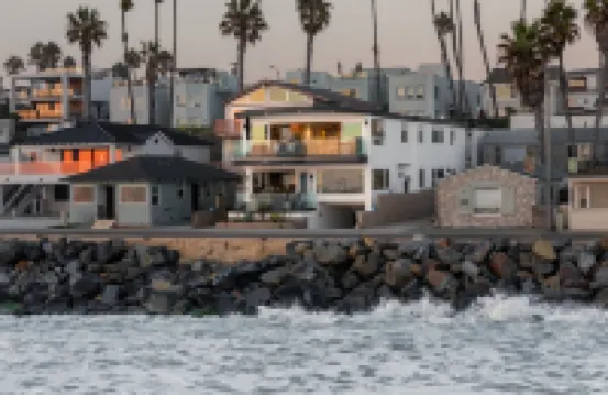 Beachfront Boho Dream Penthouse. Walk 2 Everything!   Newly designed  SLEEPS 10!