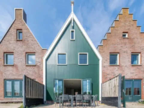 Pet-Friendly Garden Getaway Hotels in Volendam