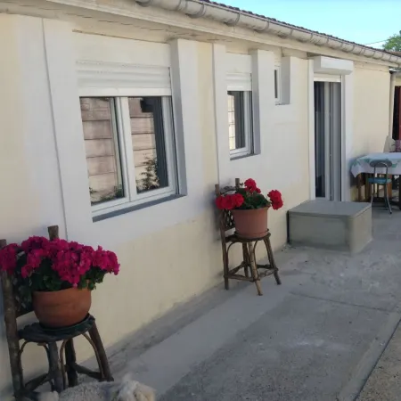 Relaxing Garden Retreat in Dax