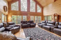 Spacious 5,200-sq-ft Cabin in Shenandoah Valley - parking