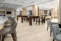 奧卡拉市中心希爾頓花園飯店 - 早餐