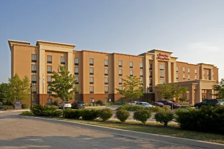 Hampton Inn & Suites Bloomington-Normal Отели в г. Нормал