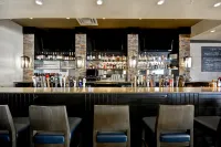 Holiday Inn DETROIT METRO AIRPORT by IHG - bar
