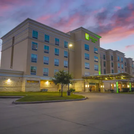 Holiday Inn & Suites HOUSTON NW - WILLOWBROOK by IHG Отели рядом с достопримечательностью «Виллоубрук»