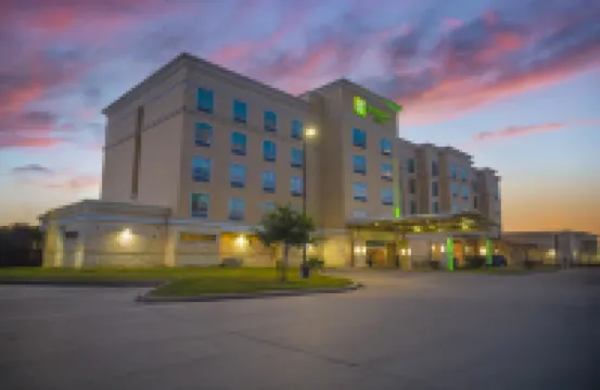 Holiday Inn & Suites HOUSTON NW - WILLOWBROOK by IHG Hotels near Willowbrook