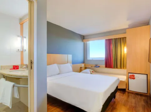 ibis Vitoria Praia de Camburi Отели рядом с достопримечательностью «Theatro Carlos Gomes»