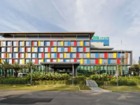 Ibis Styles Batam Nagoya Hotel dekat Gapura Bengkong Sadai