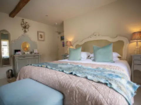 The New White Lion Hotels in Llandovery
