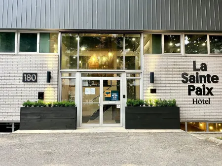 La Sainte Paix Отели рядом с достопримечательностью «Cartier-Brébeuf National Historic Site»