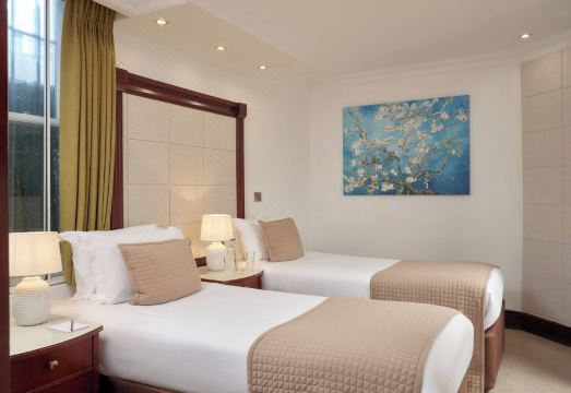 1. 호텔 문라이트 ..