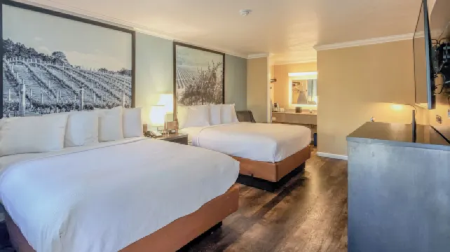 The Orchard Hotel Ukiah Wine Country Free Breakfast, Pool, & Hot Tub