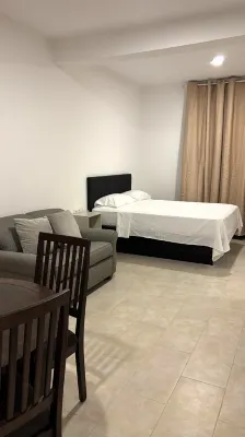 JoLi Beach House - Second Floor T1 Beautiful and Authentic Island Living Отели в г. 