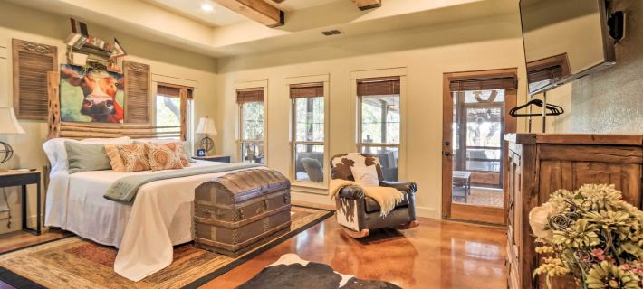 Secluded Country Hideaway w/ Fire Pit & Pool! Hotéis em Blanco County
