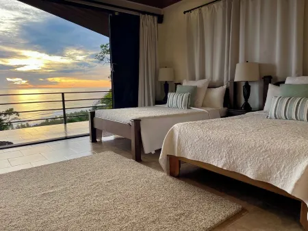 Villa Del Mar 2. 180°, Spectacular Ocean View, Gated Community