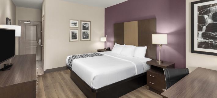 La Quinta Inn & Suites by Wyndham Chattanooga - Lookout Mtn Hotels in Chattanooga