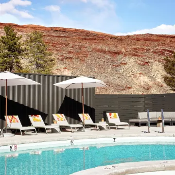 Slackline Moab, Outset Collection by Hilton