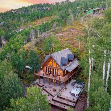 Luxury Wood-Log Cabin - Your Park City Mountain Getaway - Sleeps 10+