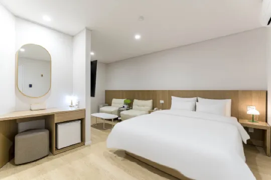 Incheon (Songdo) Palace Отели рядом с достопримечательностью «Unjiam»