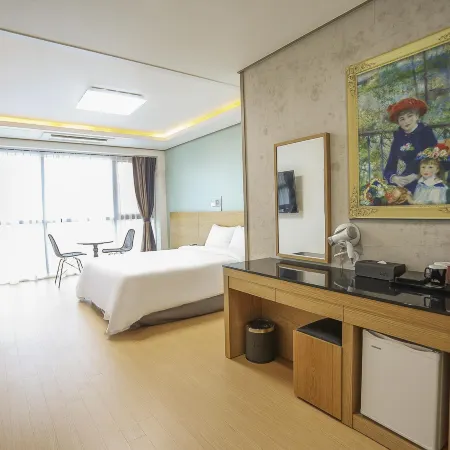 Line Hotel Отели рядом с достопримечательностью «Храм Самсонхёль»